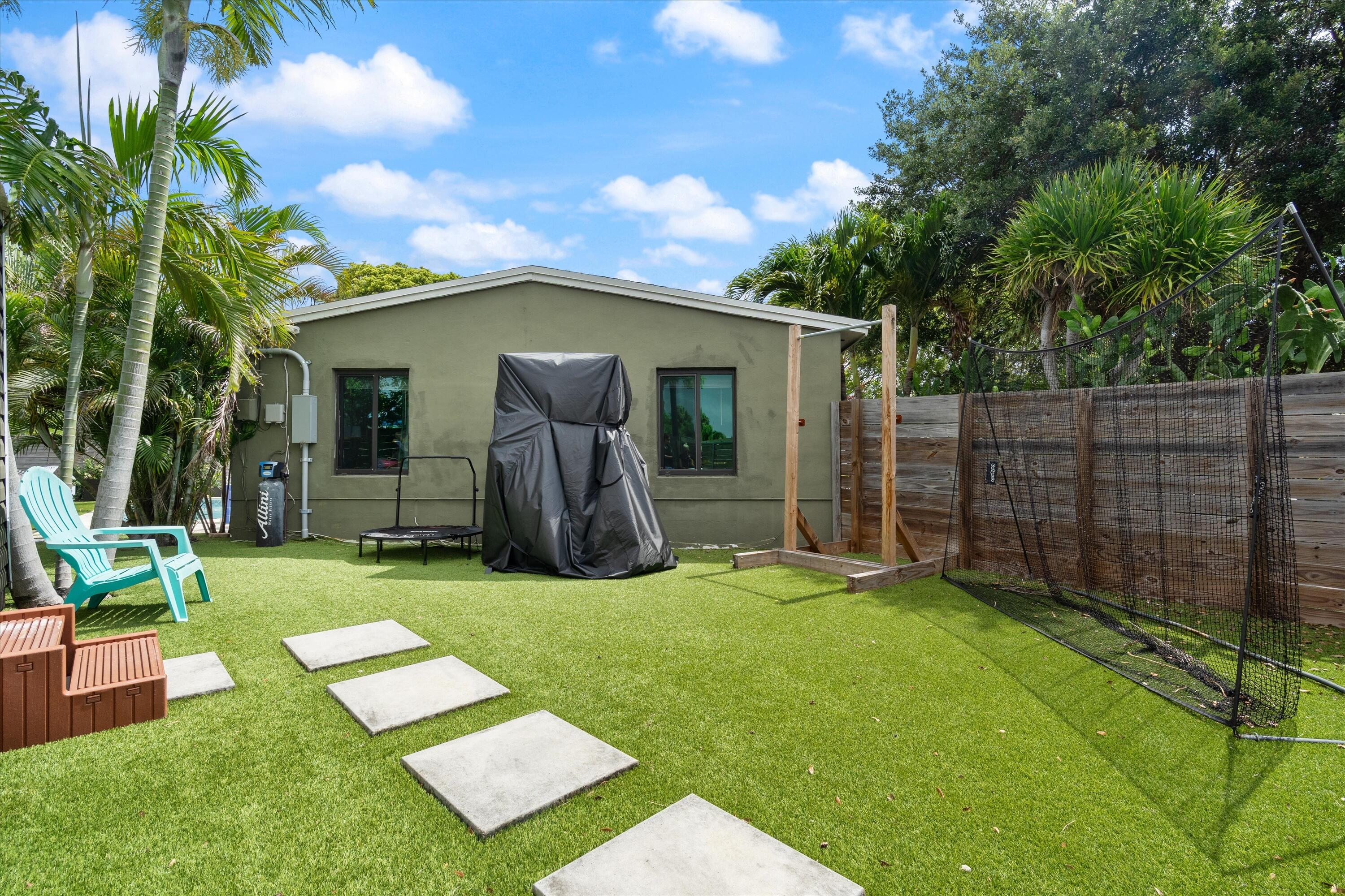 2417 NE 13th Terrace