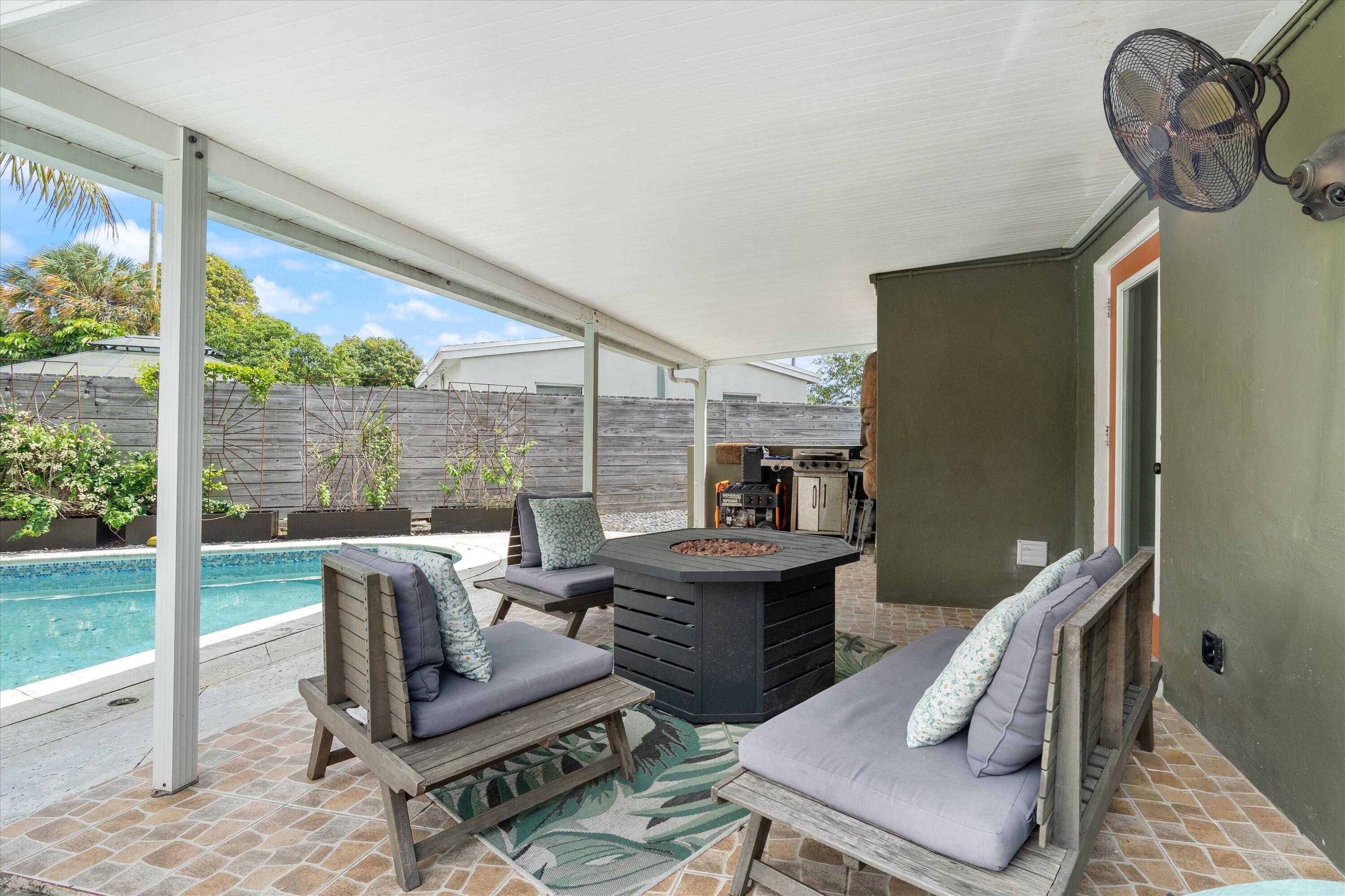 2417 NE 13th Terrace