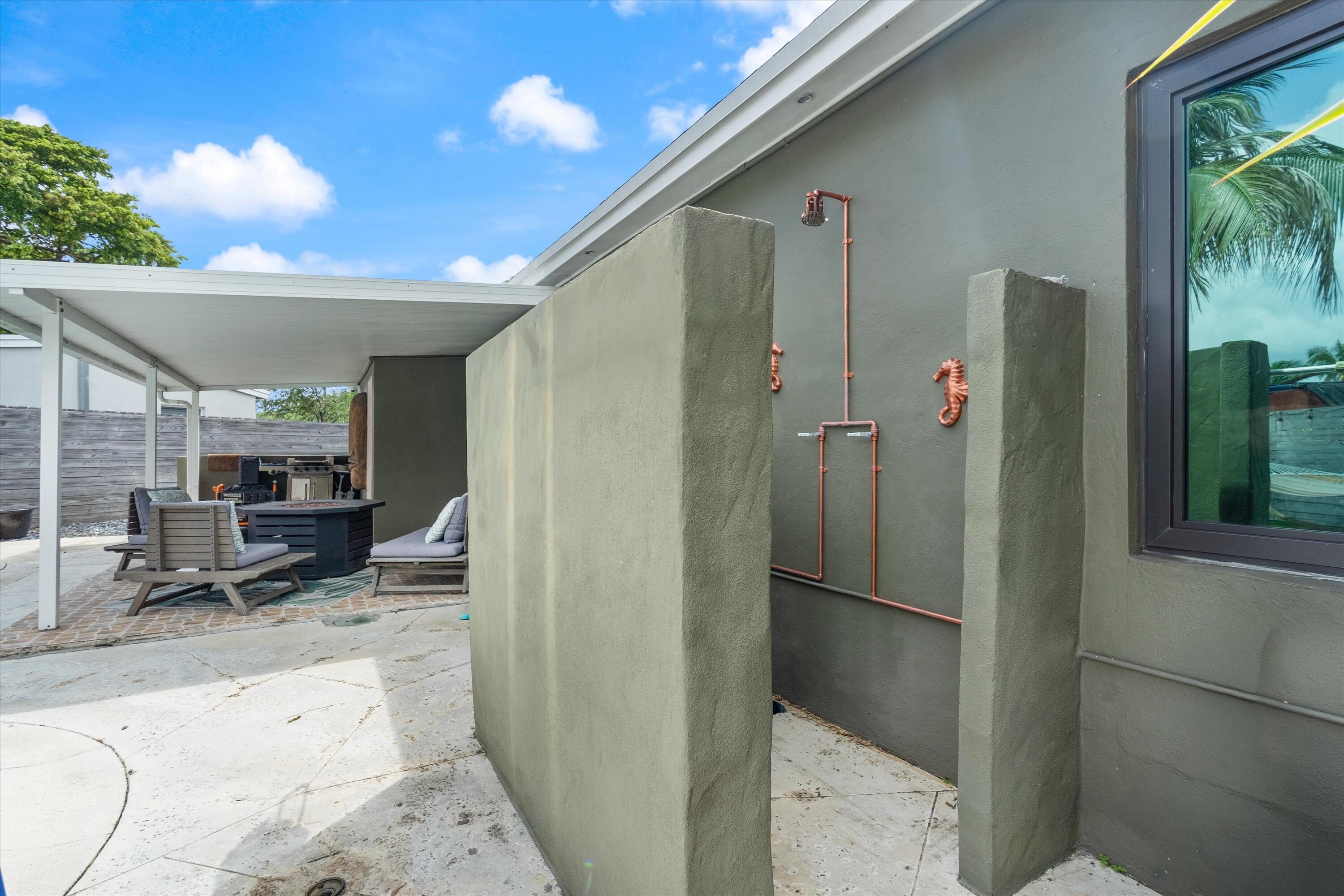 2417 NE 13th Terrace