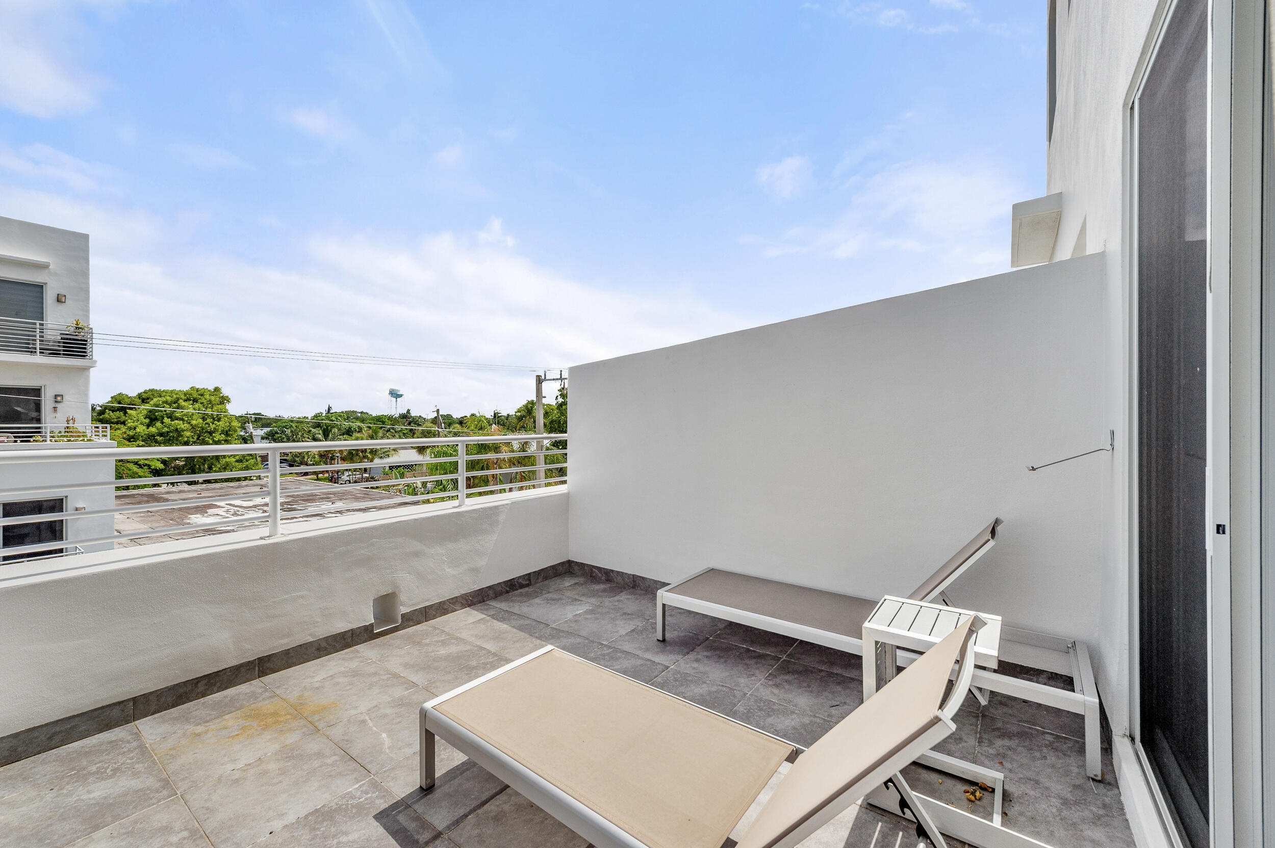 111 SE 2nd Street 302