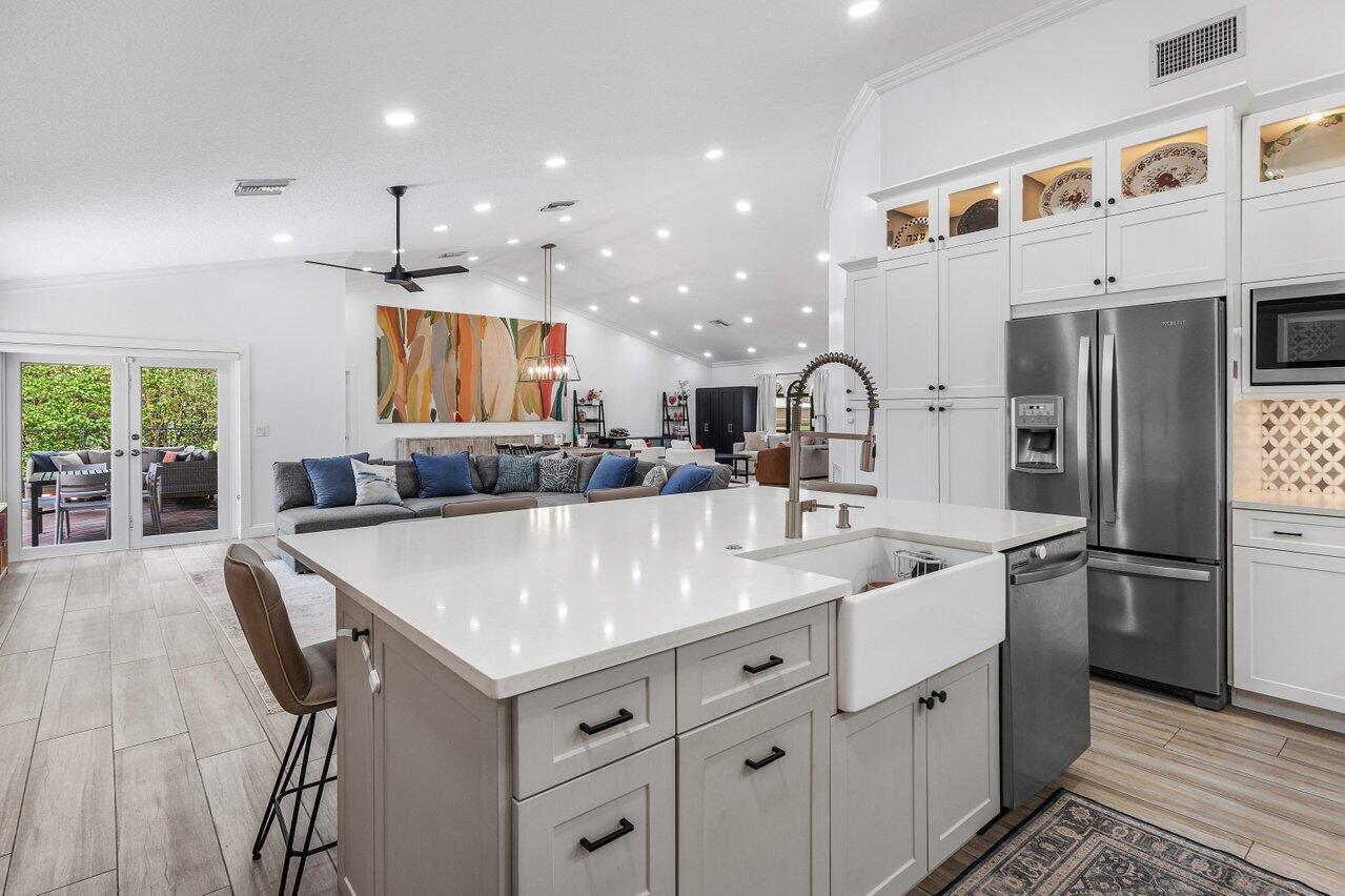 990 NW 8th Street