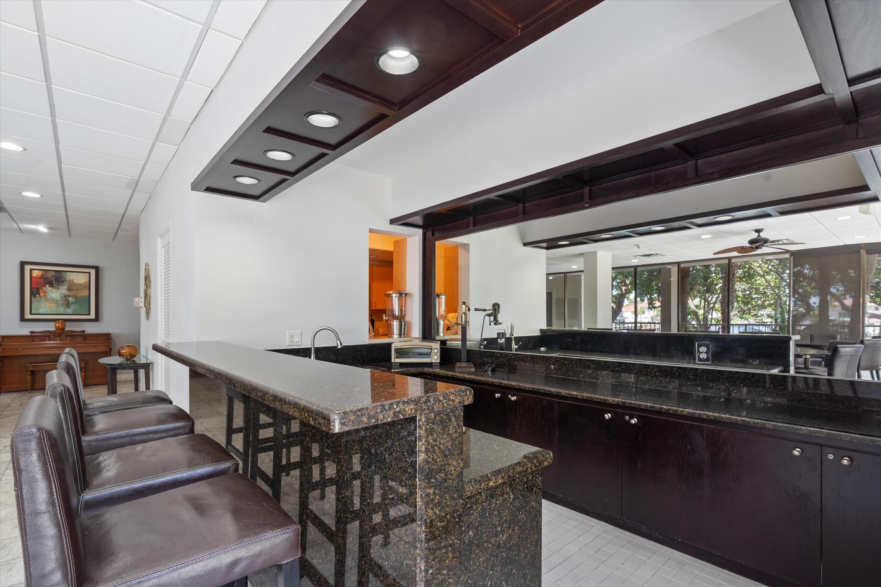 1021 Hillsboro Mile