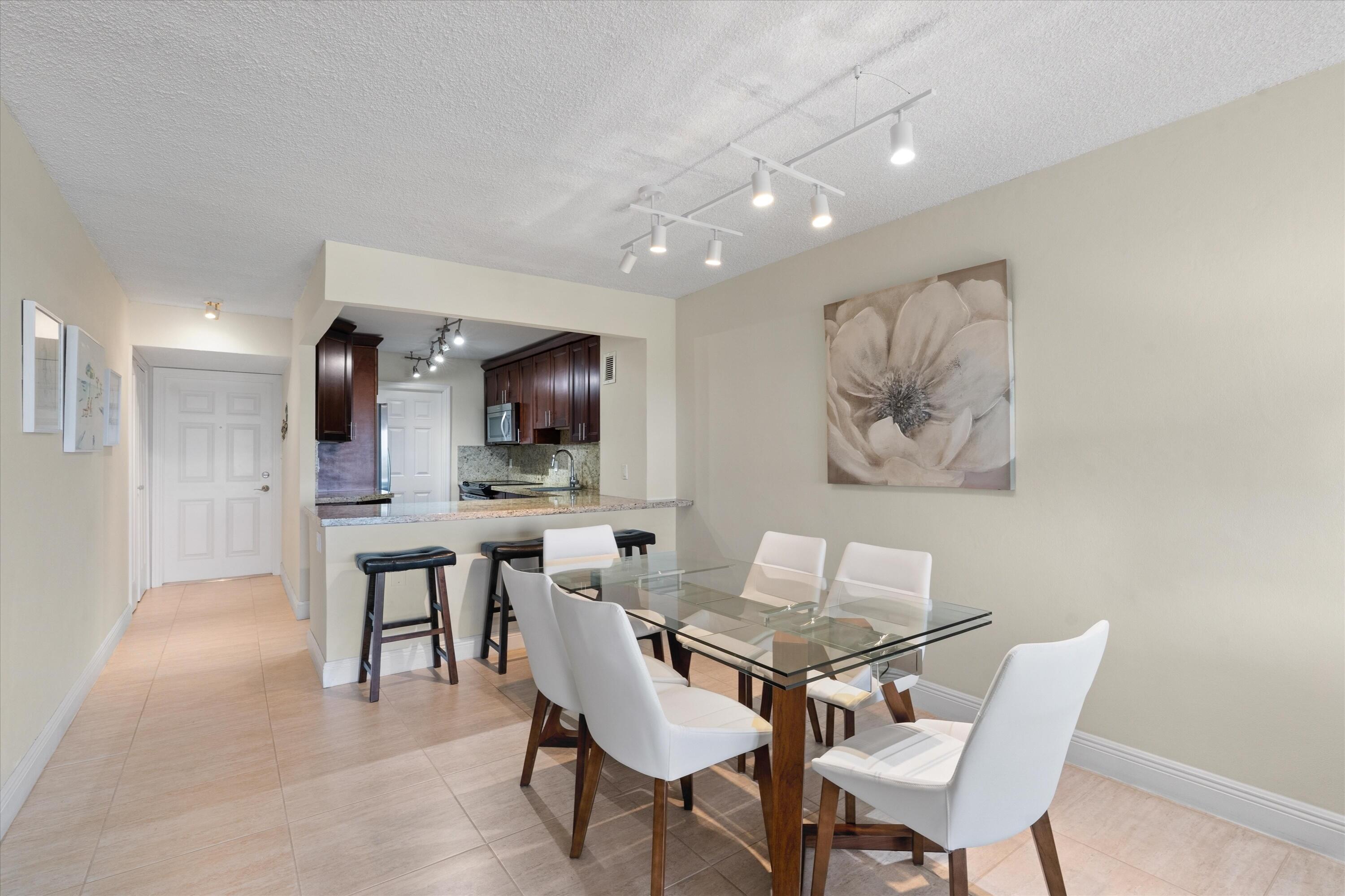 1021 Hillsboro Mile