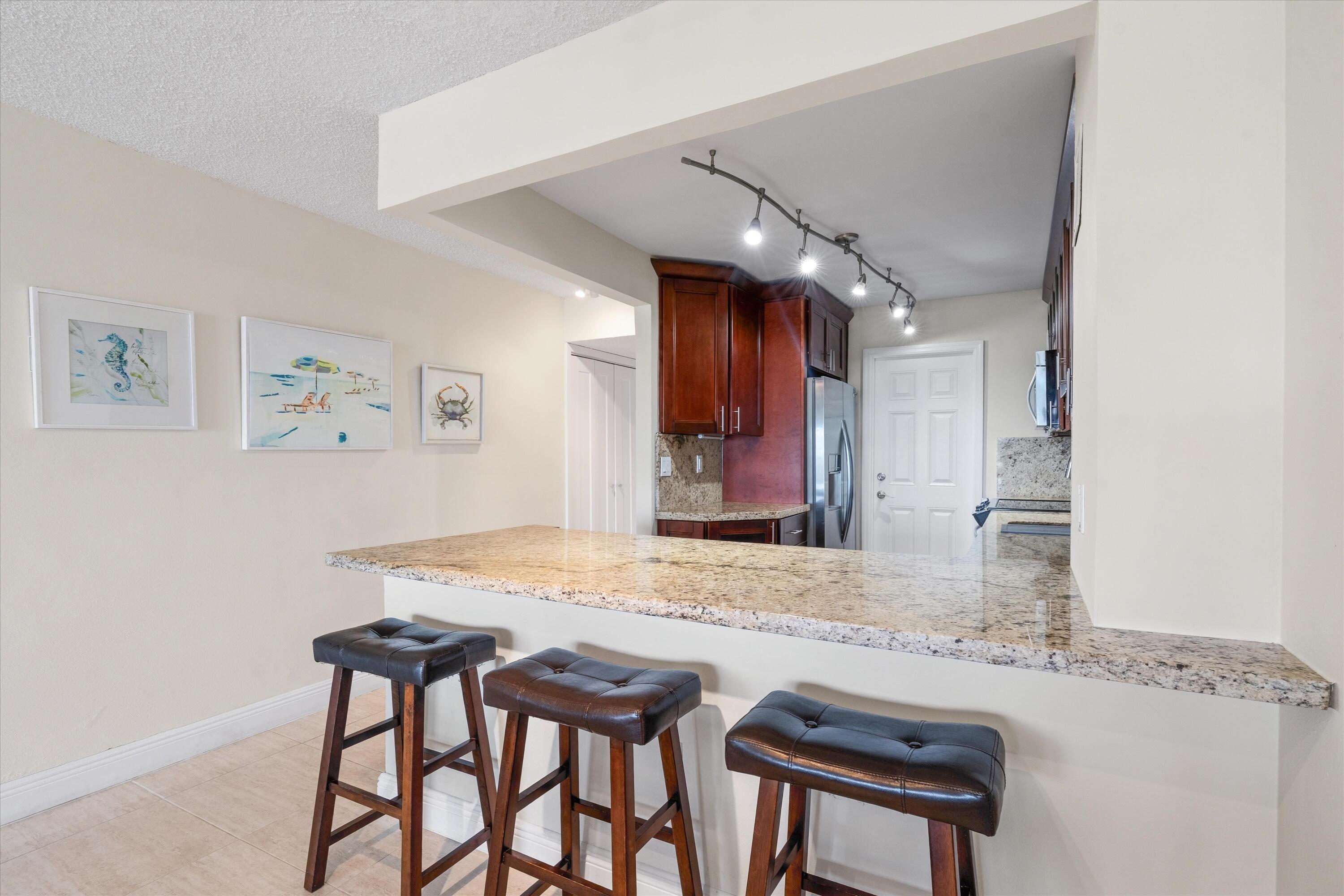 1021 Hillsboro Mile