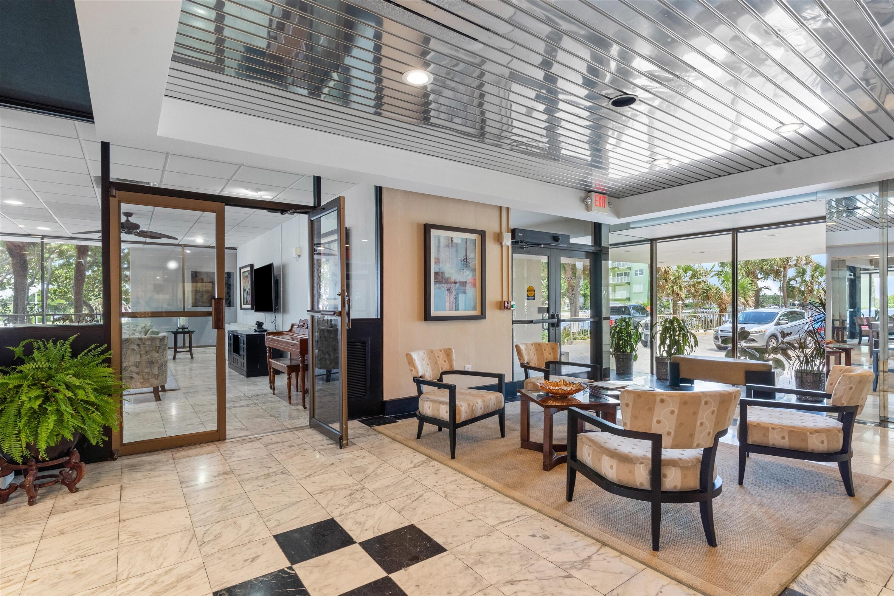 1021 Hillsboro Mile