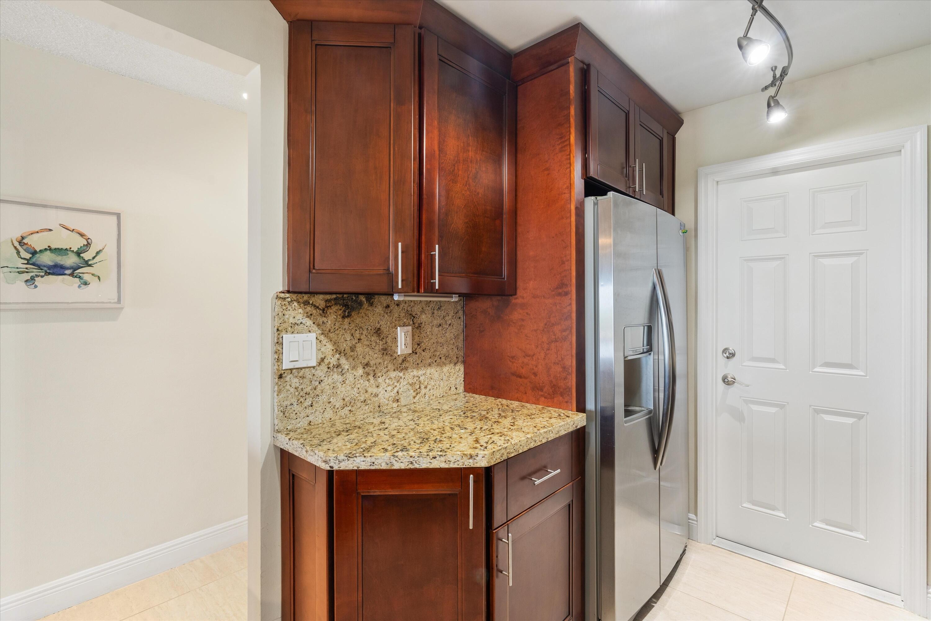 1021 Hillsboro Mile