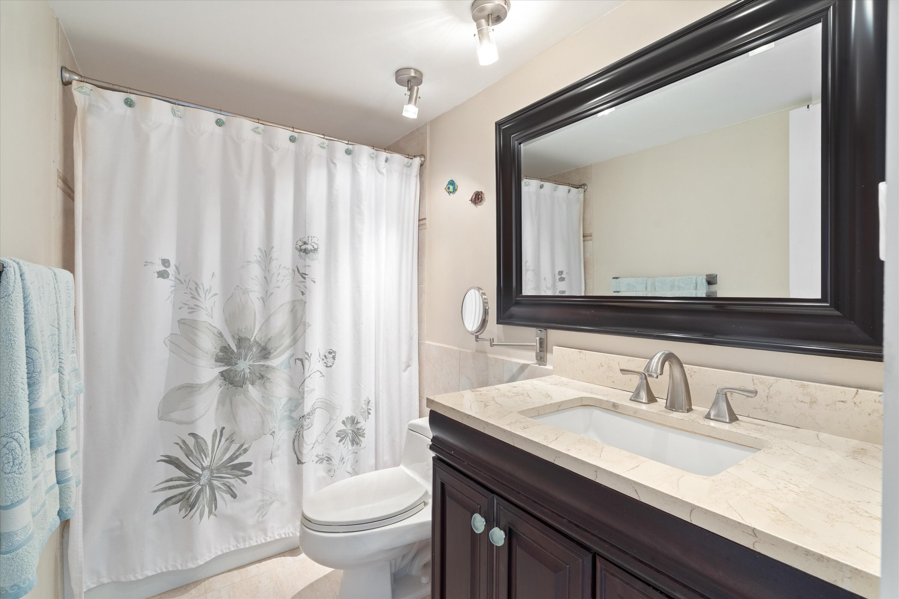 1021 Hillsboro Mile