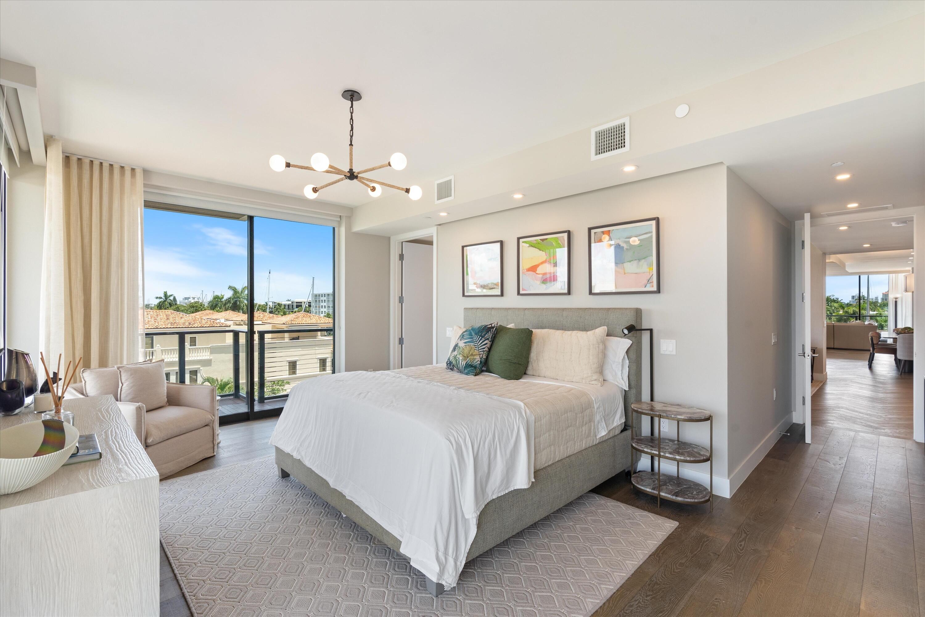 124 HENDRICKS Isle PH401
