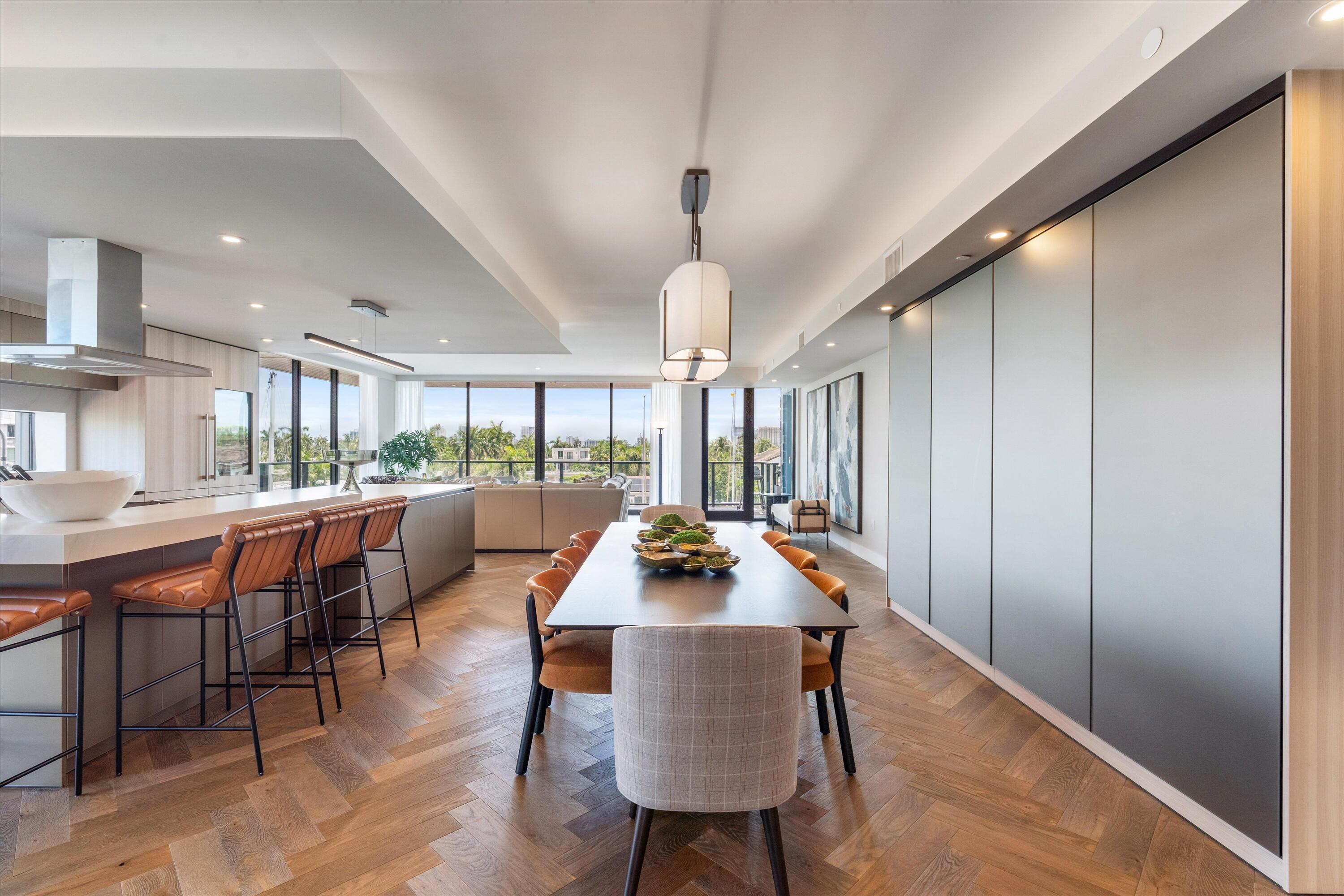124 HENDRICKS Isle PH401