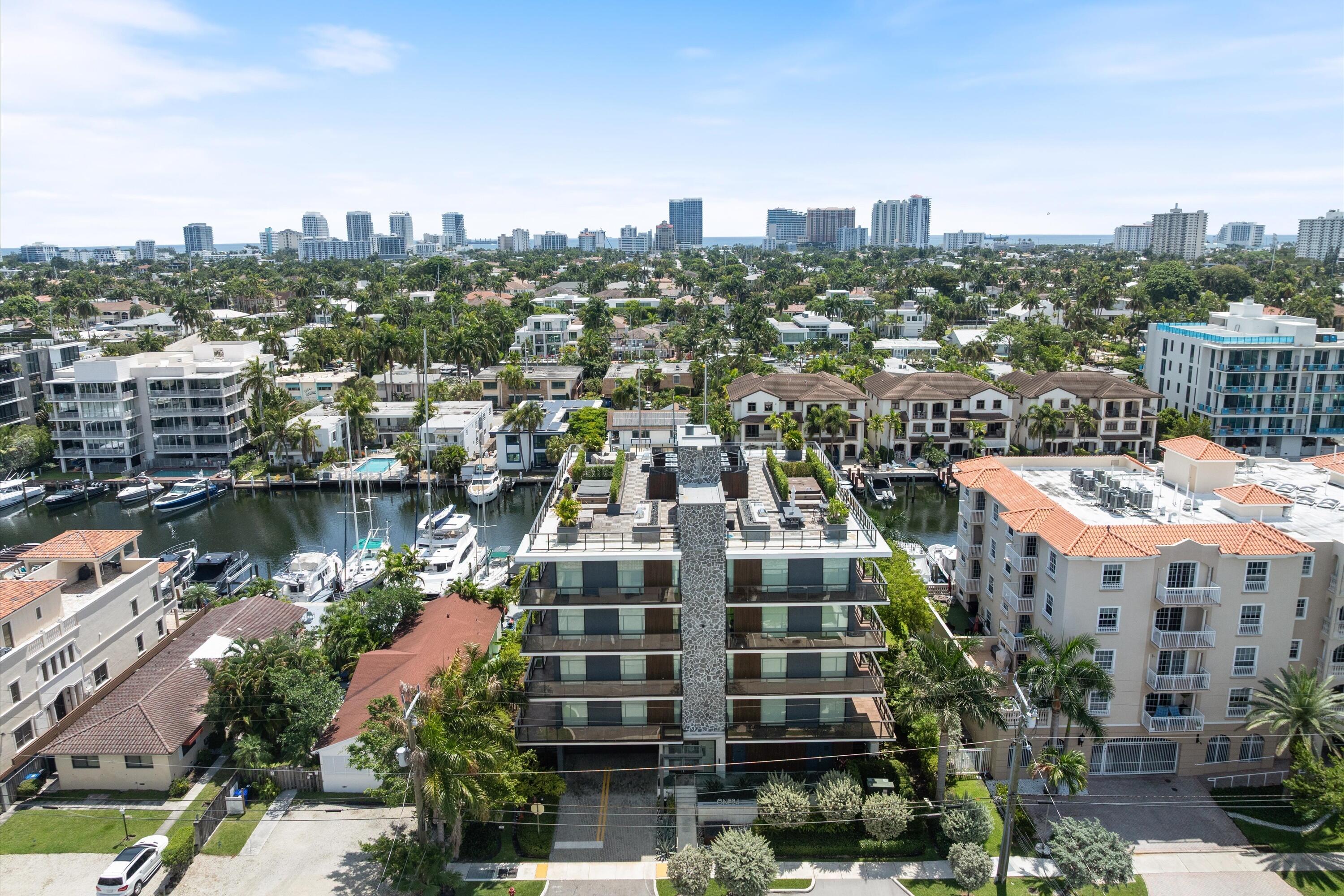124 HENDRICKS Isle PH401