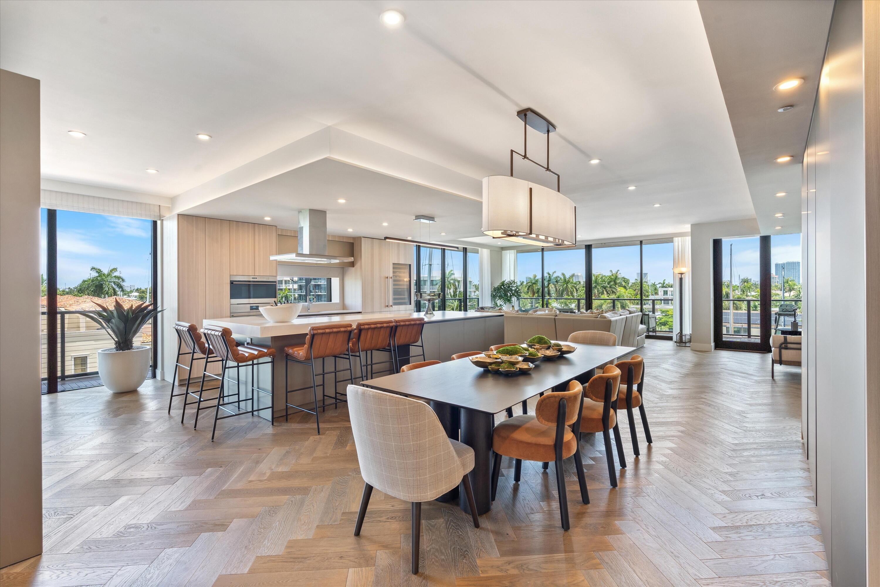 124 HENDRICKS Isle PH401