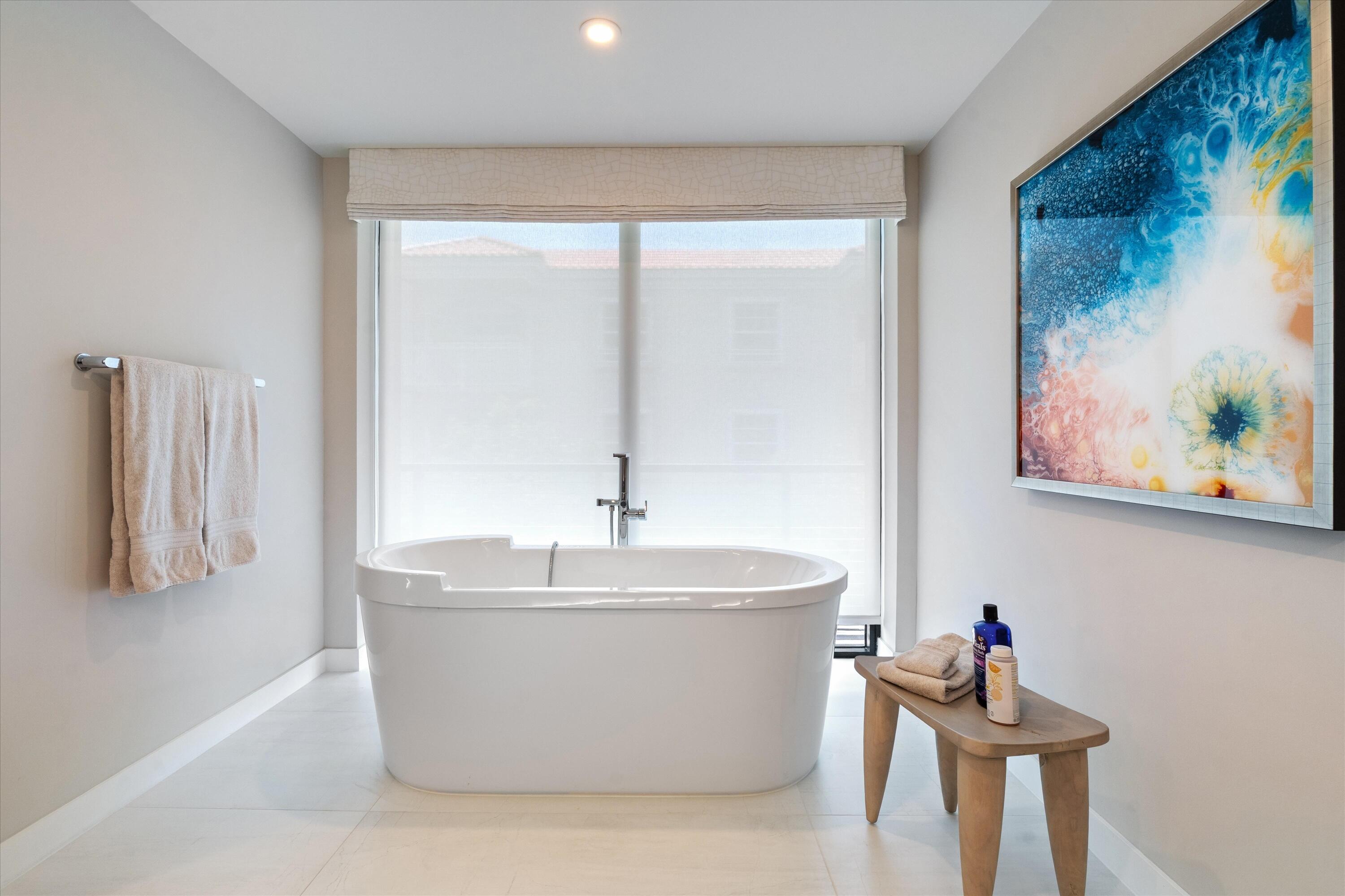 124 HENDRICKS Isle PH401