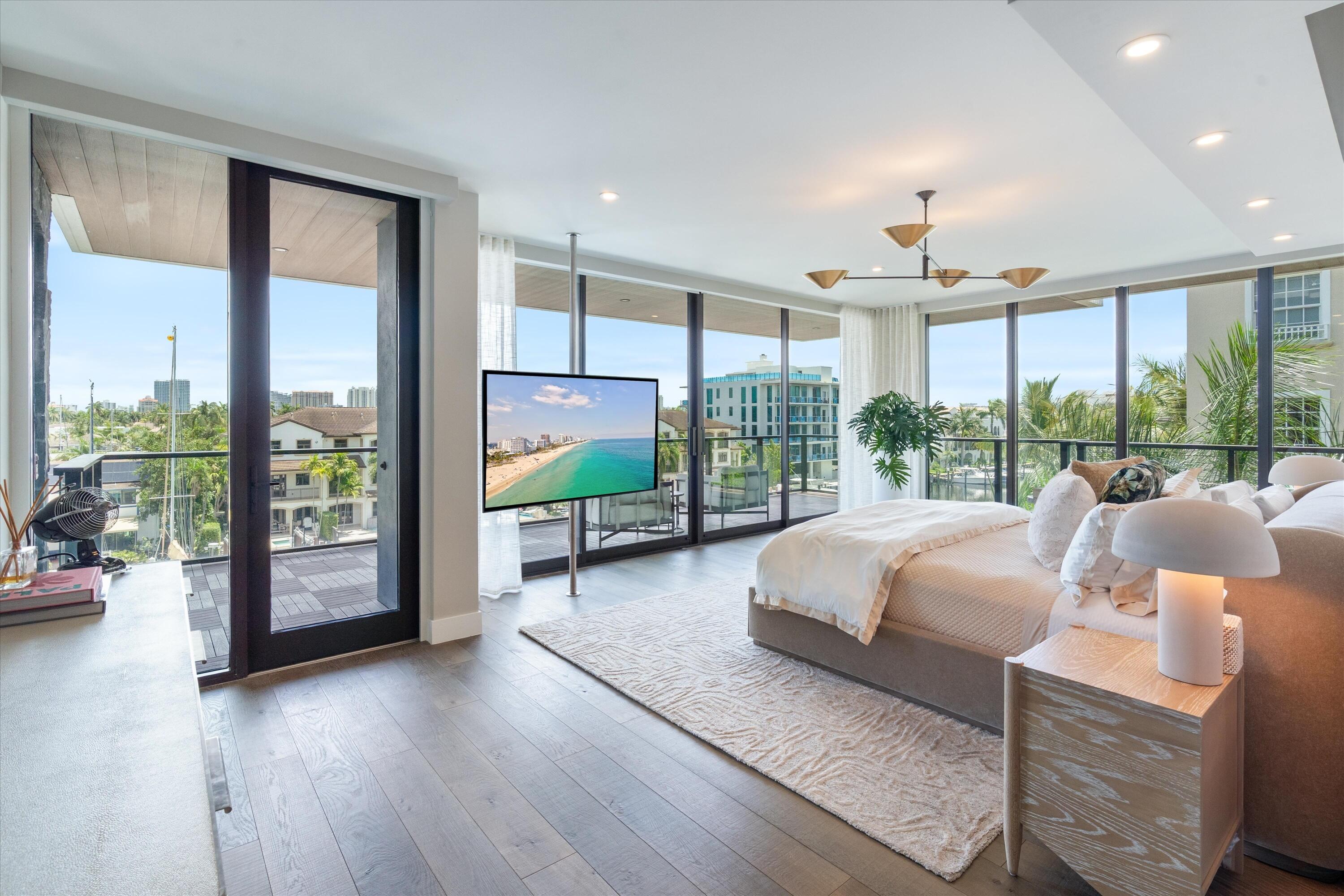 124 HENDRICKS Isle PH401