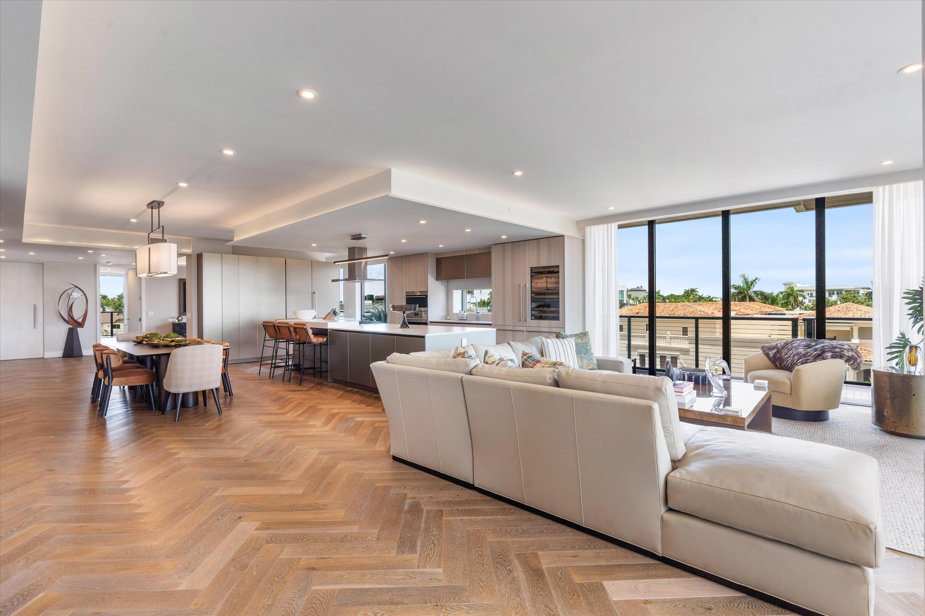 124 HENDRICKS Isle PH401