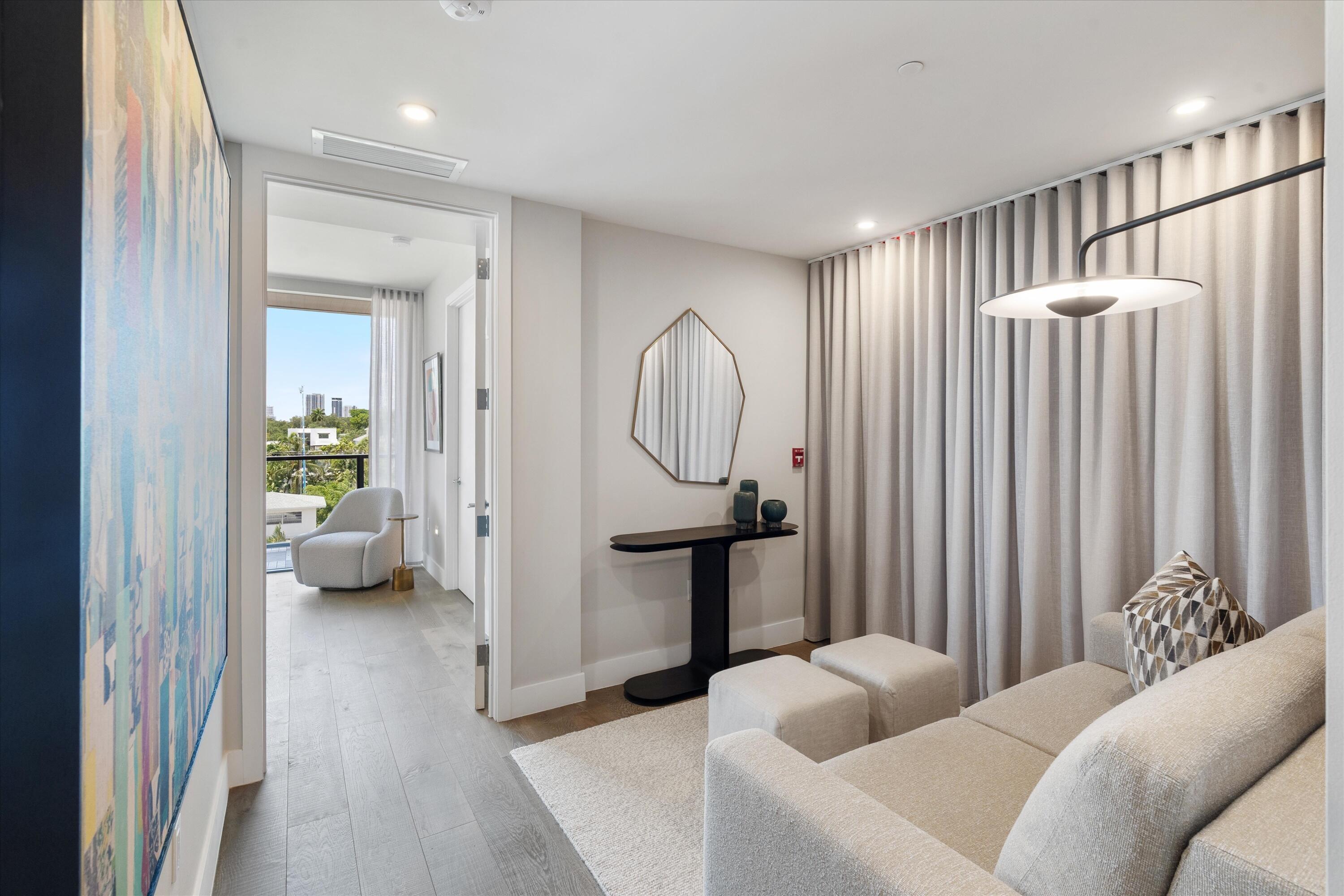 124 HENDRICKS Isle PH401