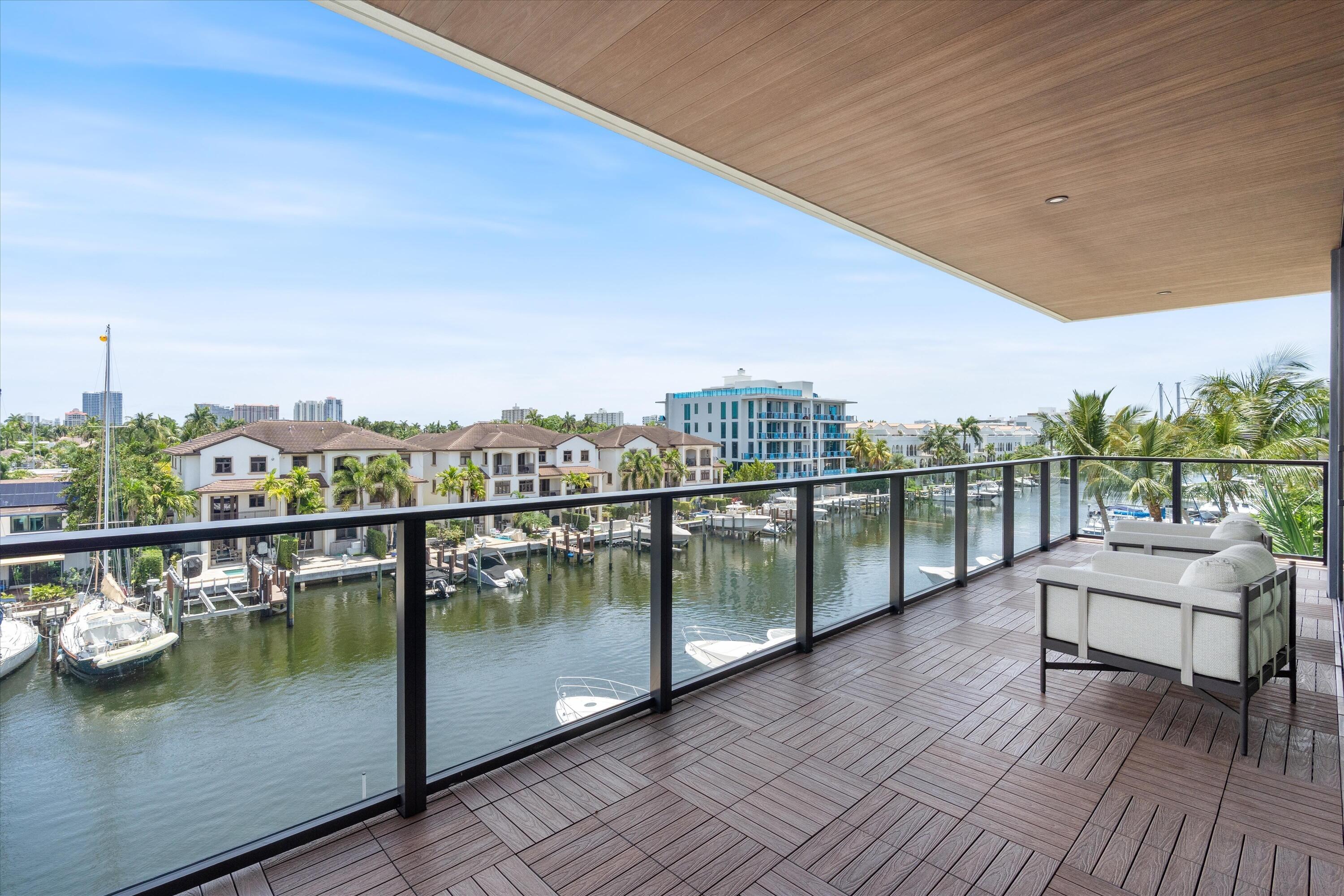124 HENDRICKS Isle PH401