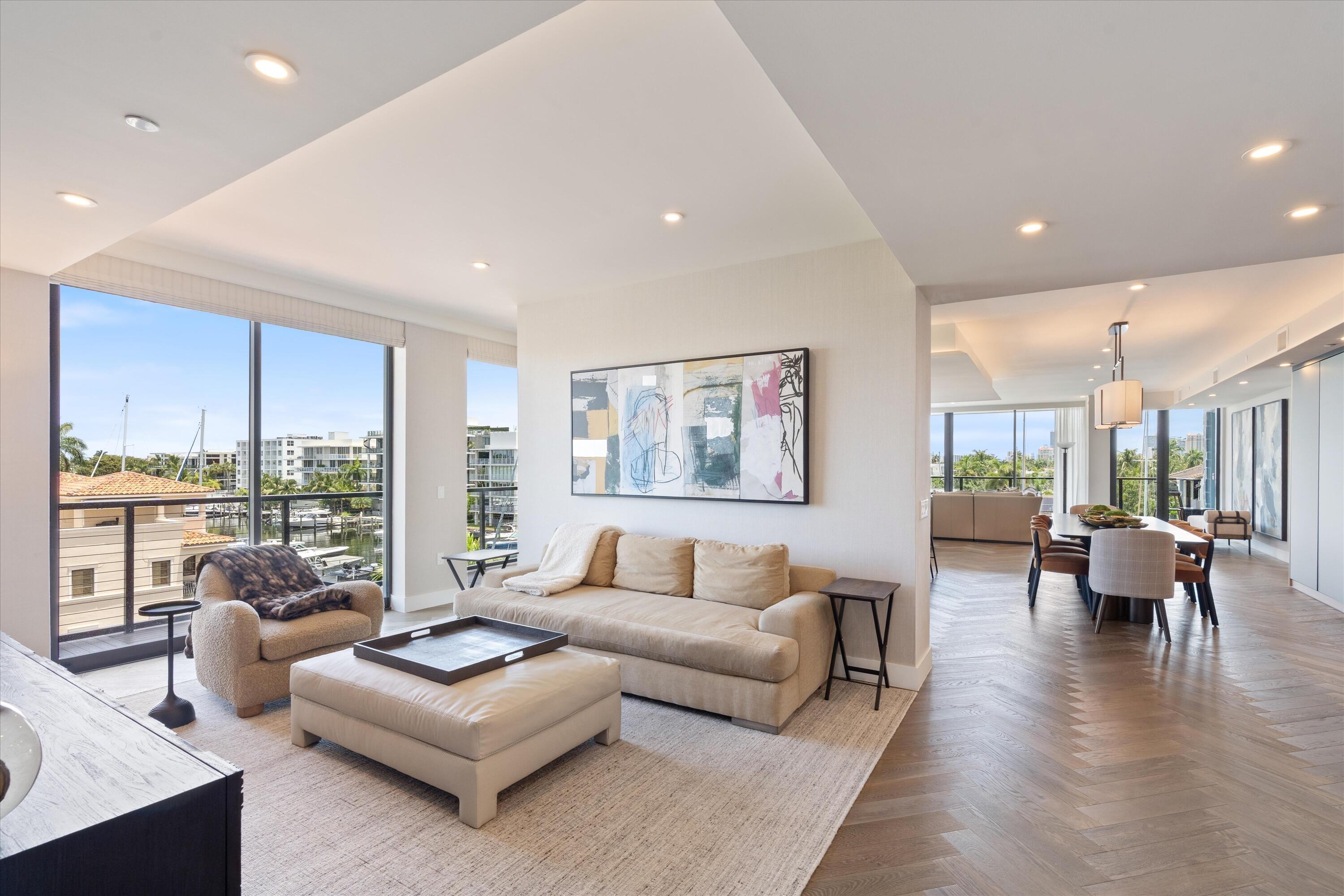 124 HENDRICKS Isle PH401