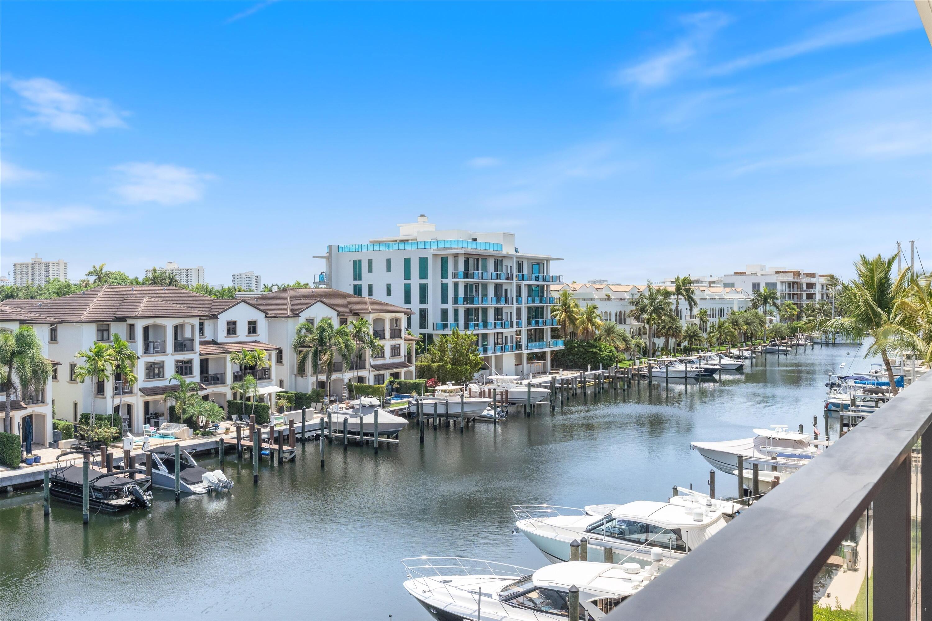 124 HENDRICKS Isle PH401