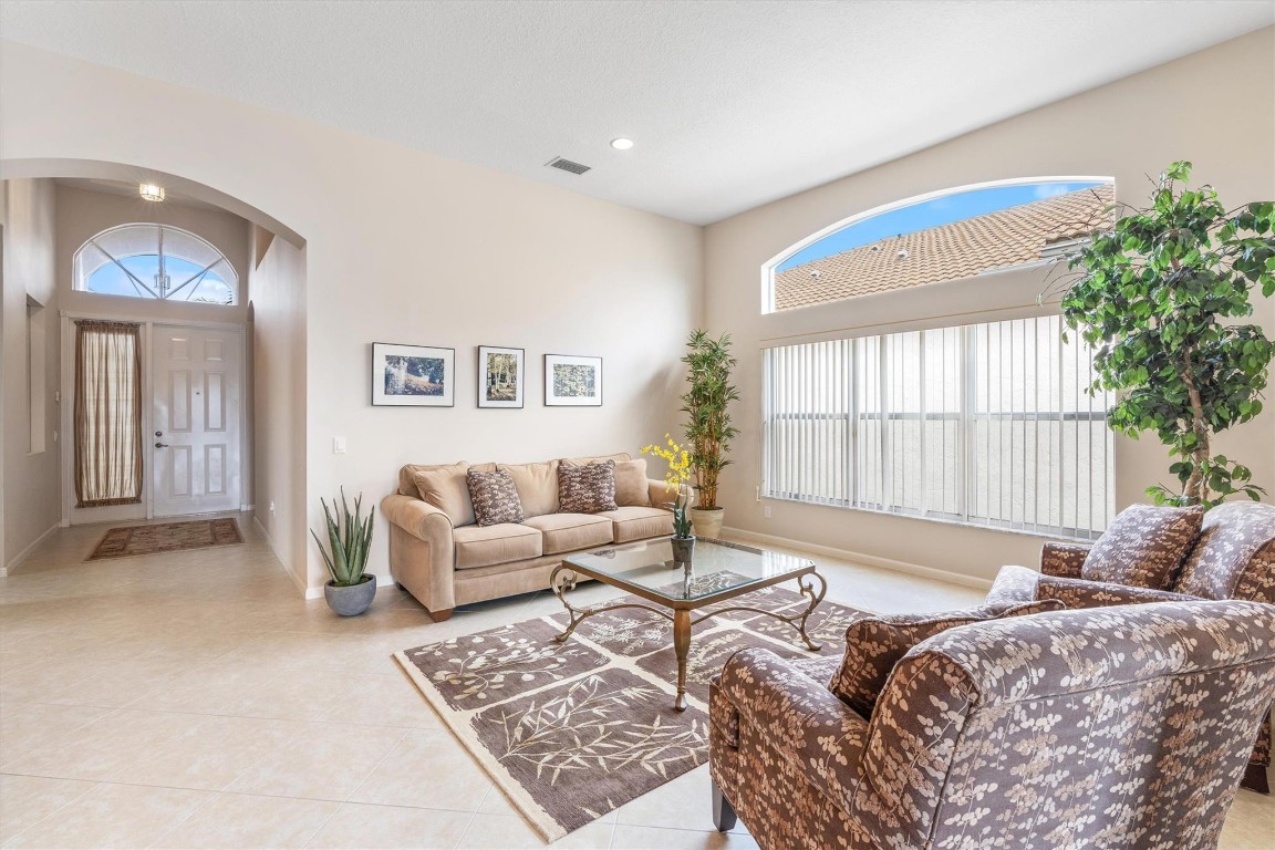 6847 Imperial Beach Cir