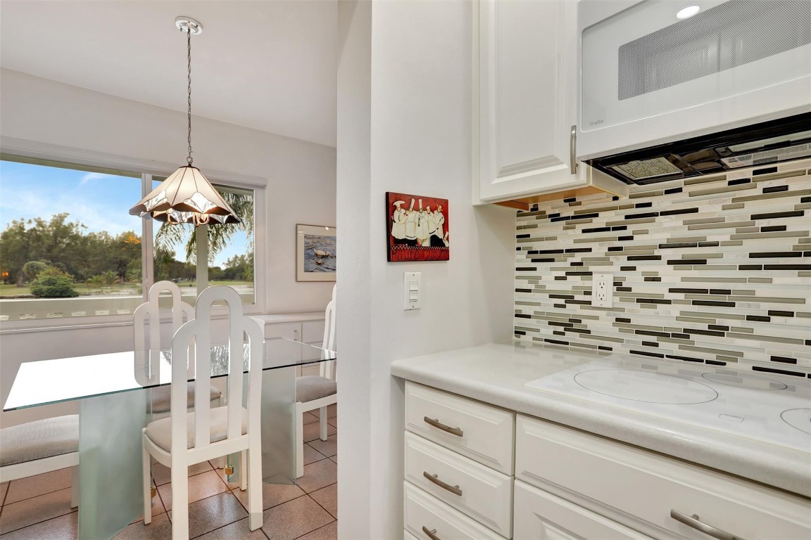 1001 N Riverside Dr 204