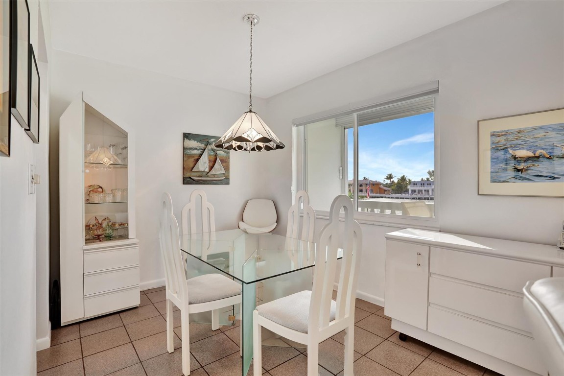 1001 N Riverside Dr 204