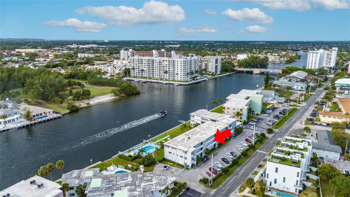 1001 N Riverside Dr 204