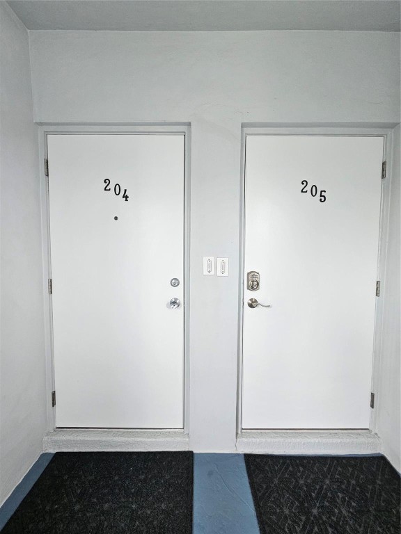 1001 N Riverside Dr 204