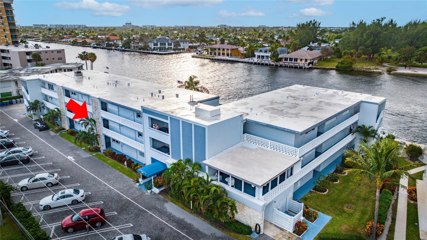 1001 N Riverside Dr 204