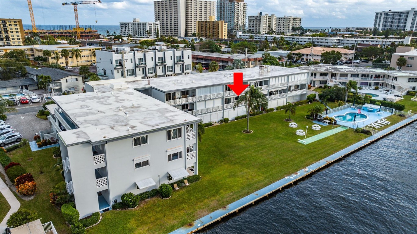 1001 N Riverside Dr 204