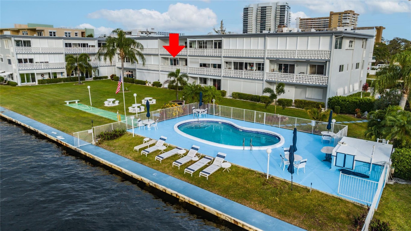 1001 N Riverside Dr 204