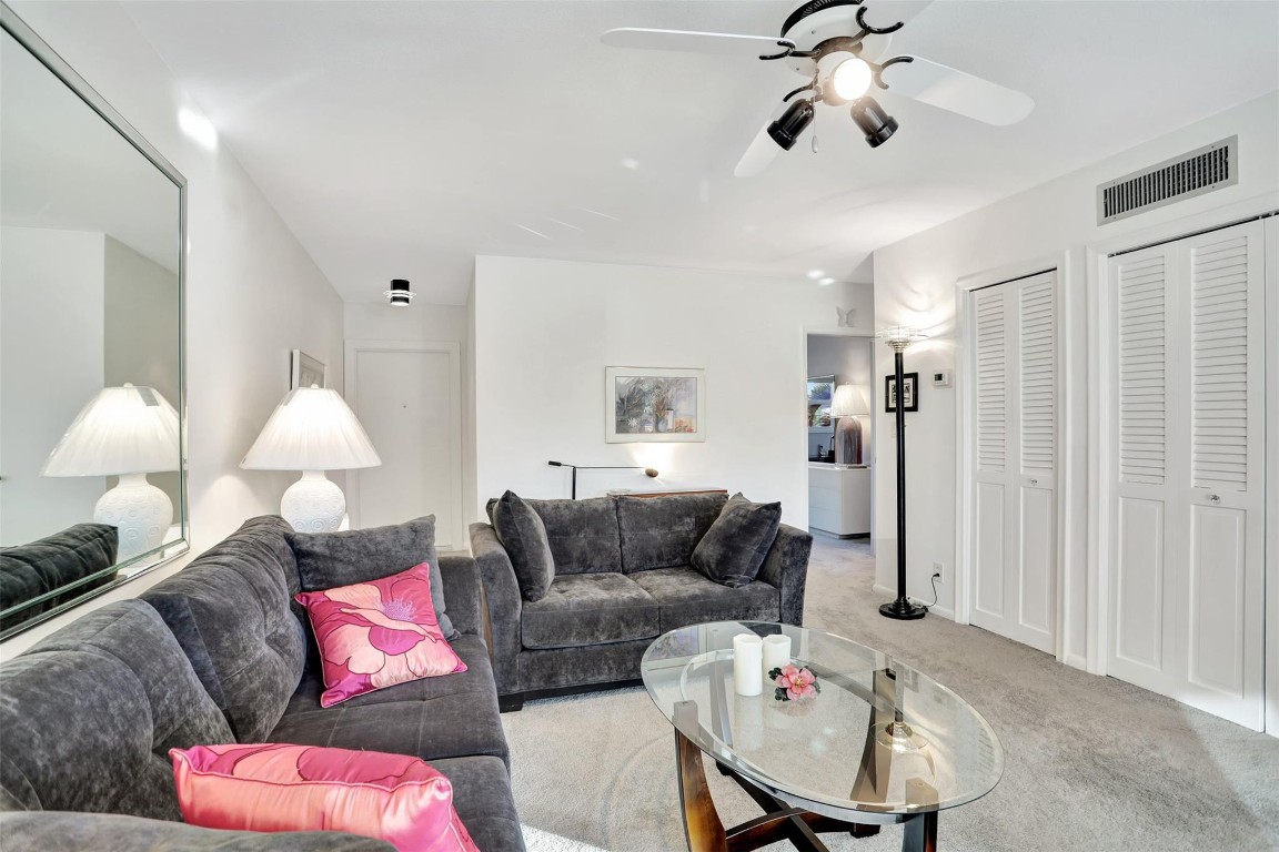 1001 N Riverside Dr 204