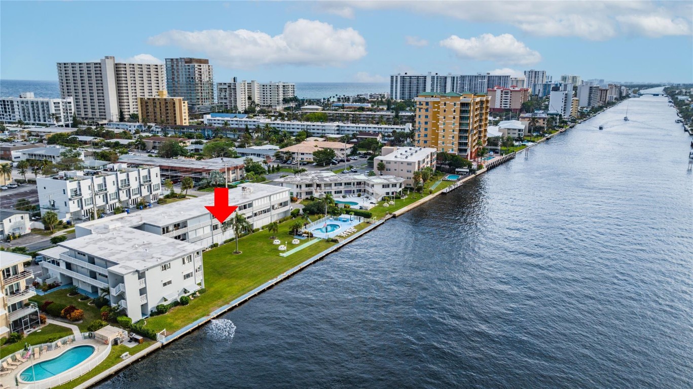 1001 N Riverside Dr 204