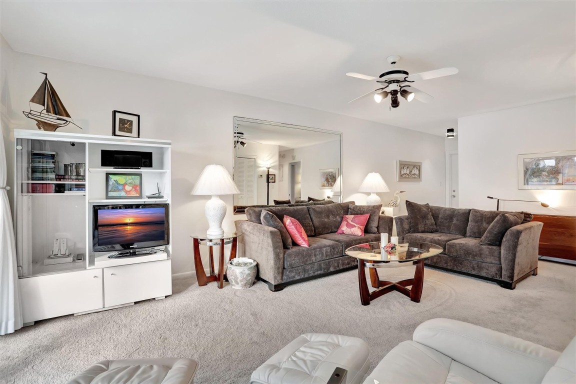 1001 N Riverside Dr 204