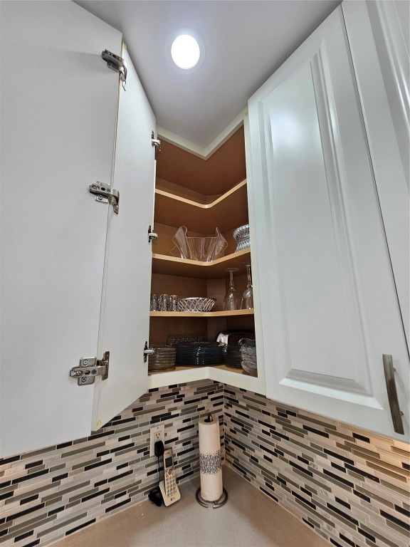 1001 N Riverside Dr 204