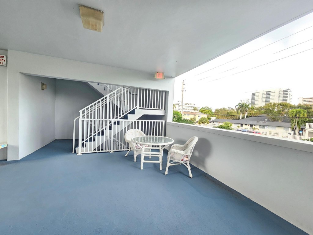 1001 N Riverside Dr 204