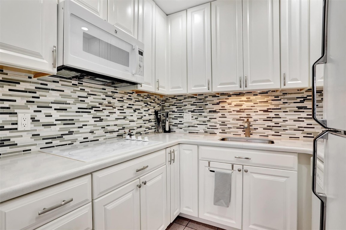 1001 N Riverside Dr 204