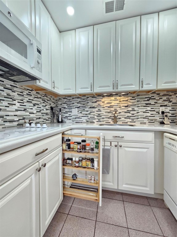 1001 N Riverside Dr 204