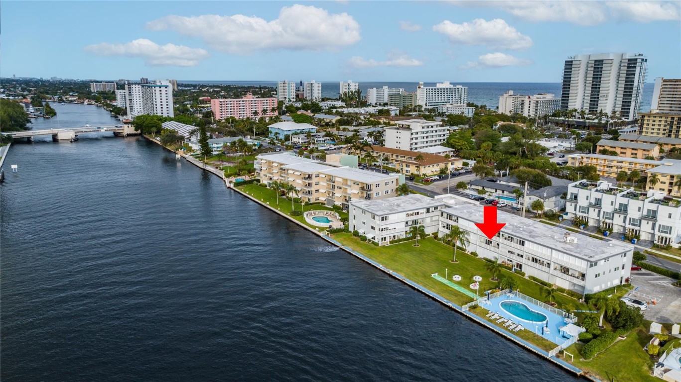 1001 N Riverside Dr 204