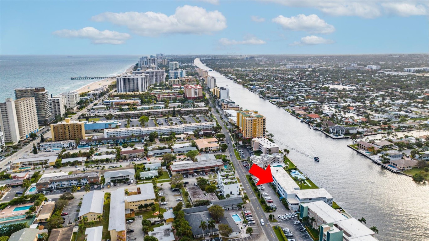 1001 N Riverside Dr 204