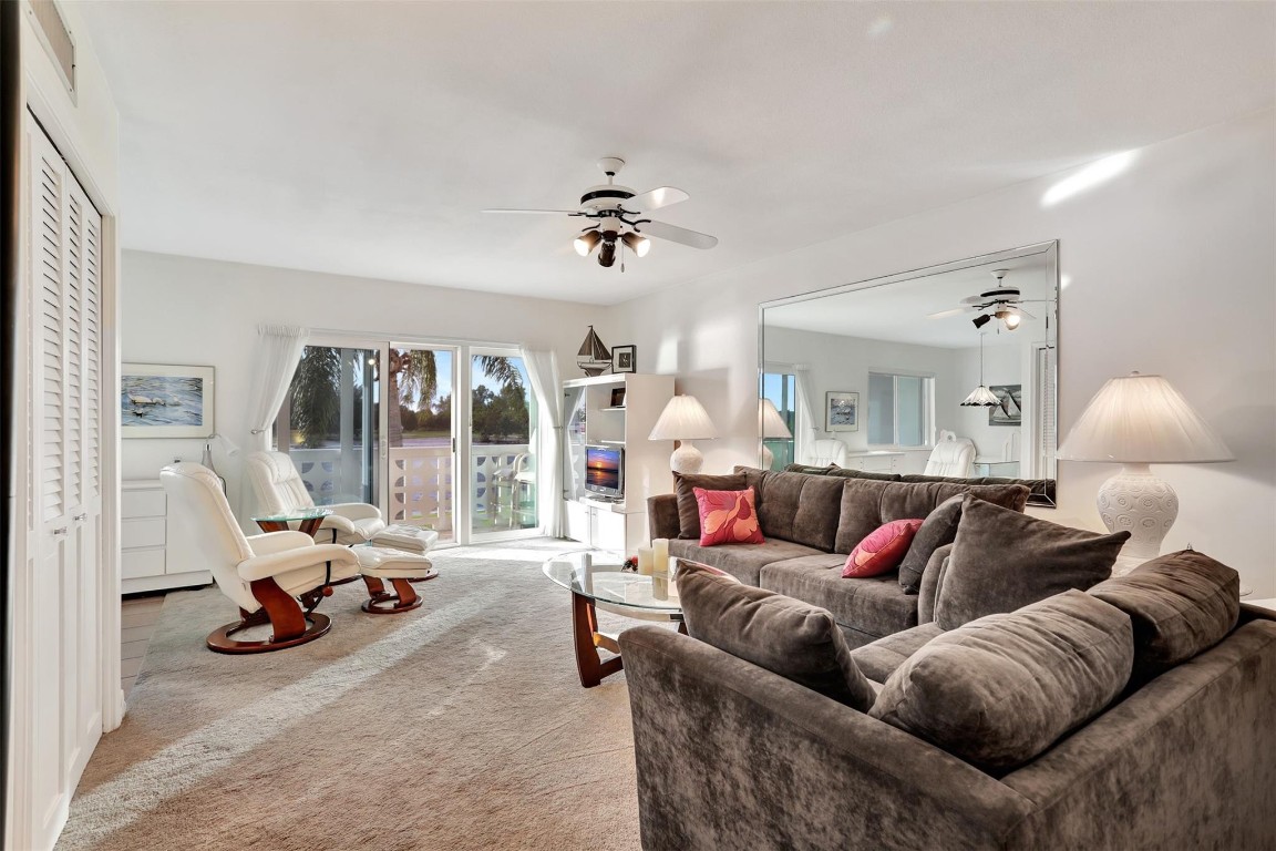 1001 N Riverside Dr 204