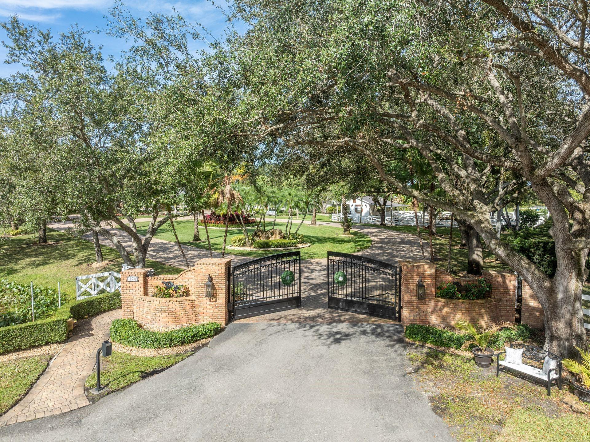 17911 SW 63rd Manor