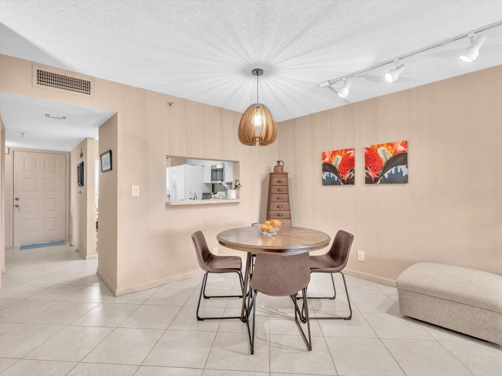 14426 Amberly Ln 108