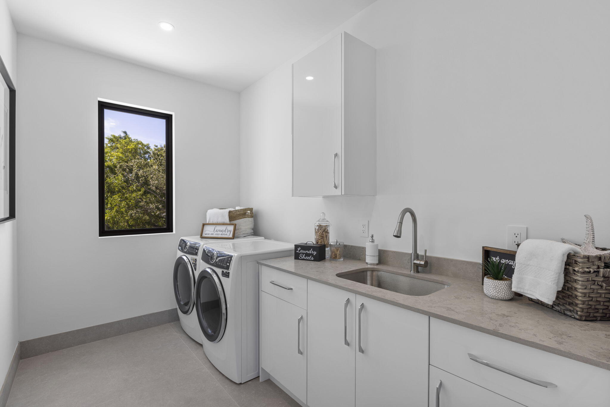 5756 Paddington Way