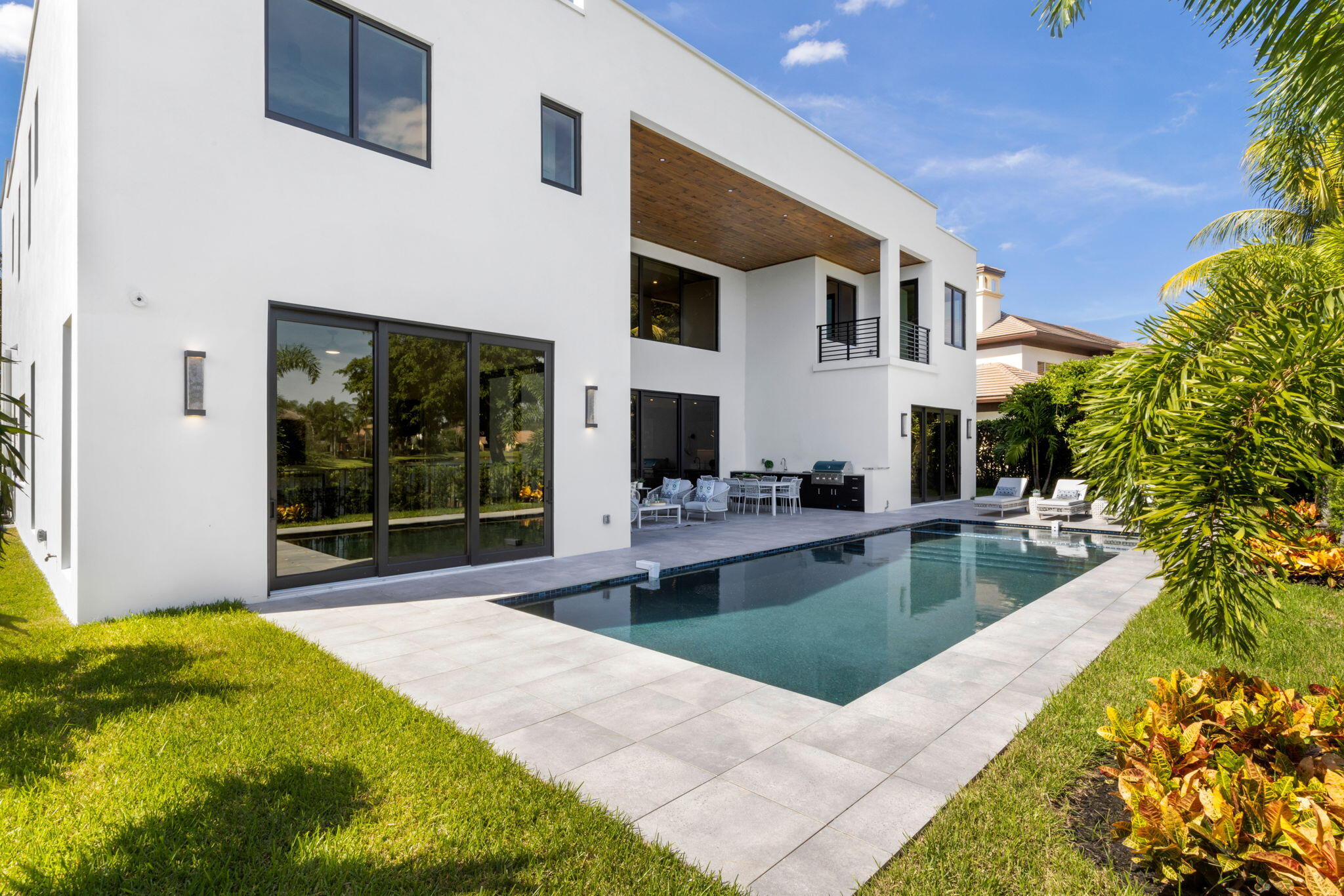 5756 Paddington Way