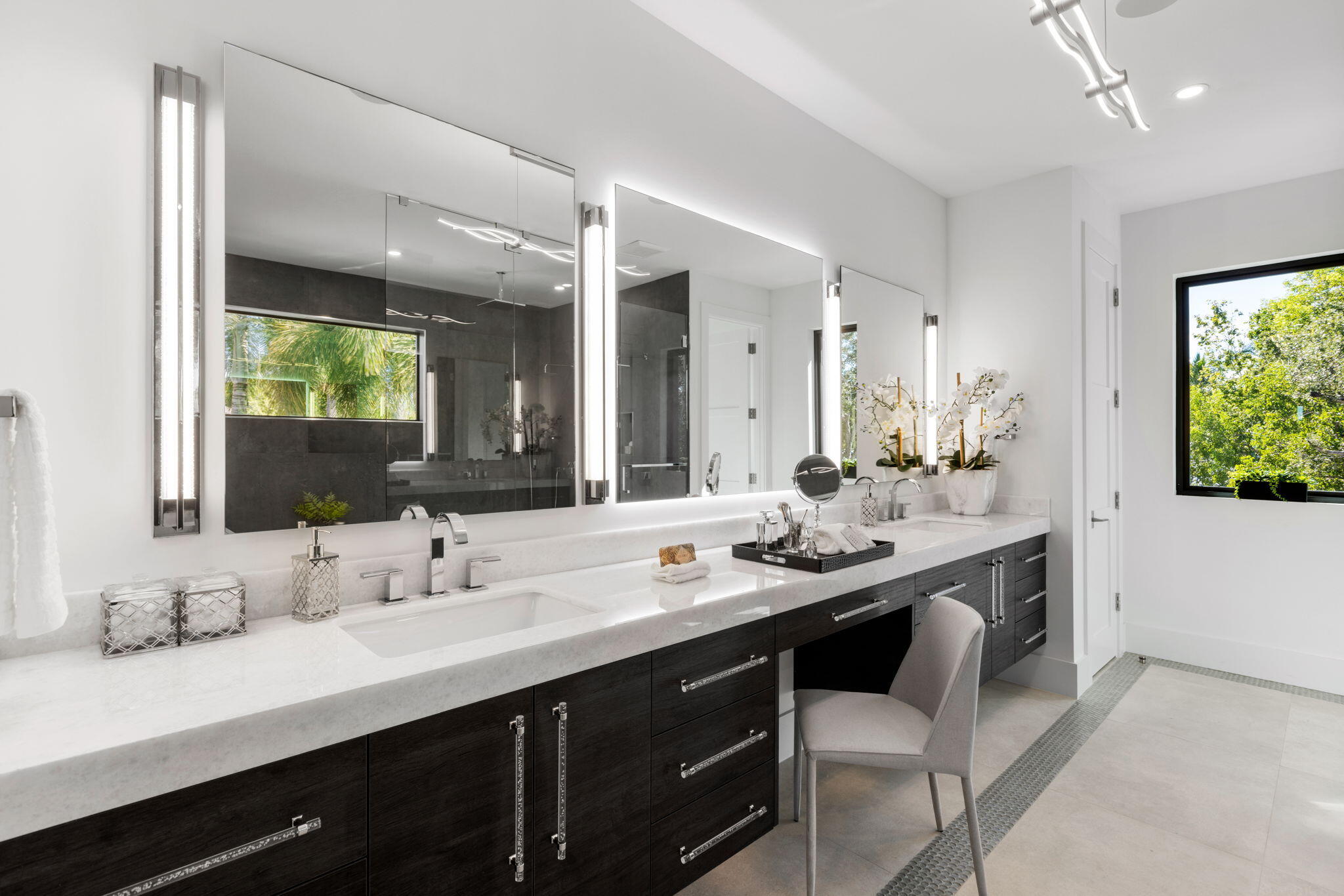 5756 Paddington Way