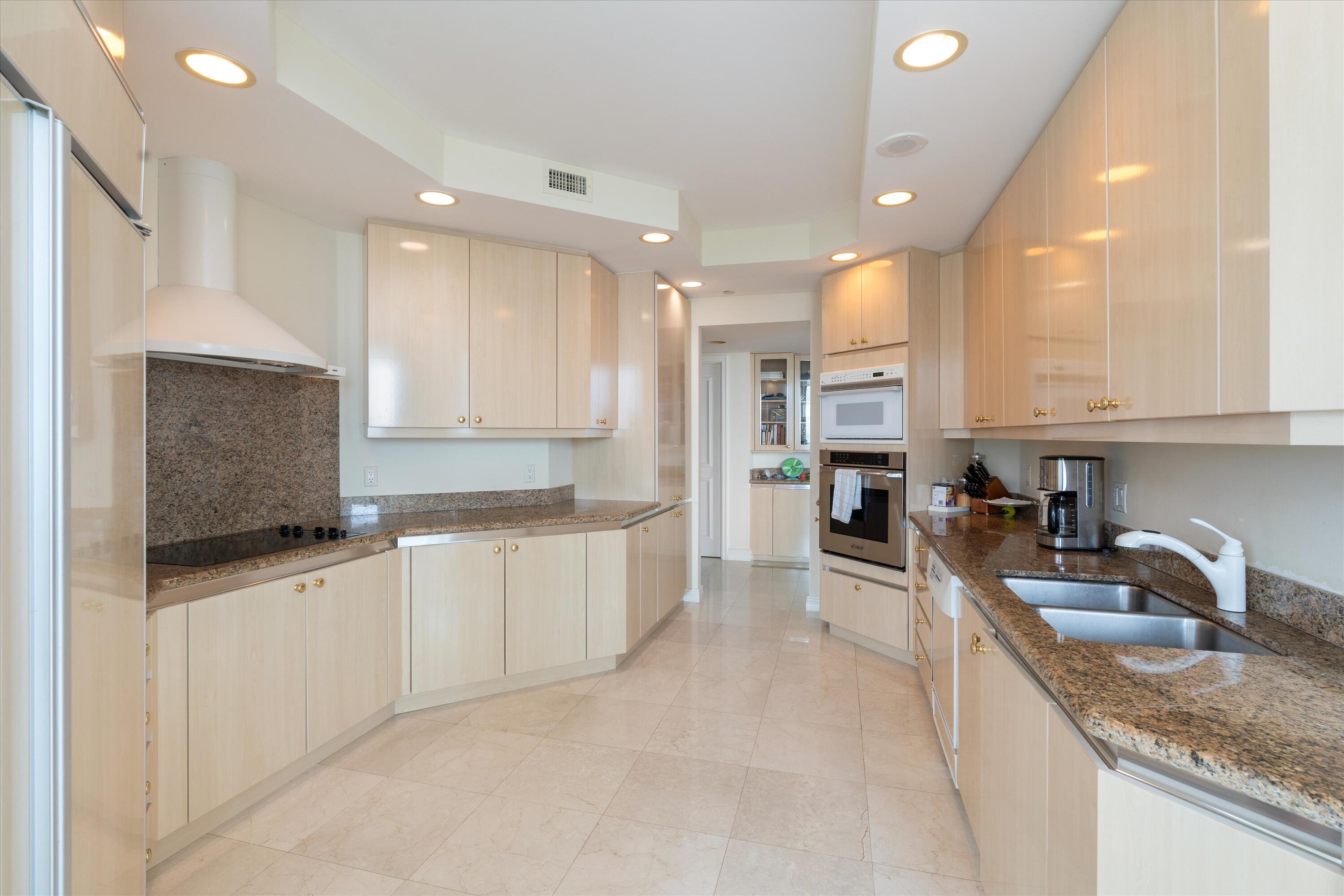 1700 S Ocean Boulevard Unit: 6b