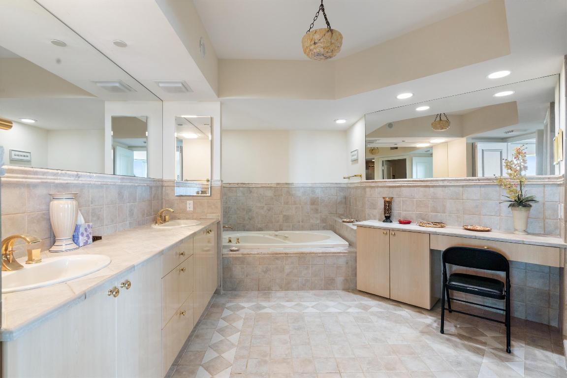 1700 S Ocean Boulevard Unit: 6b