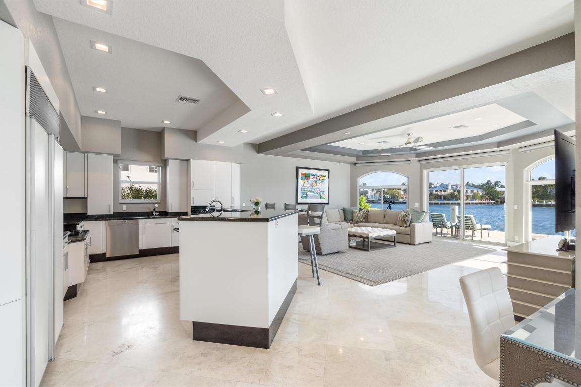 660 Golden Harbour Drive