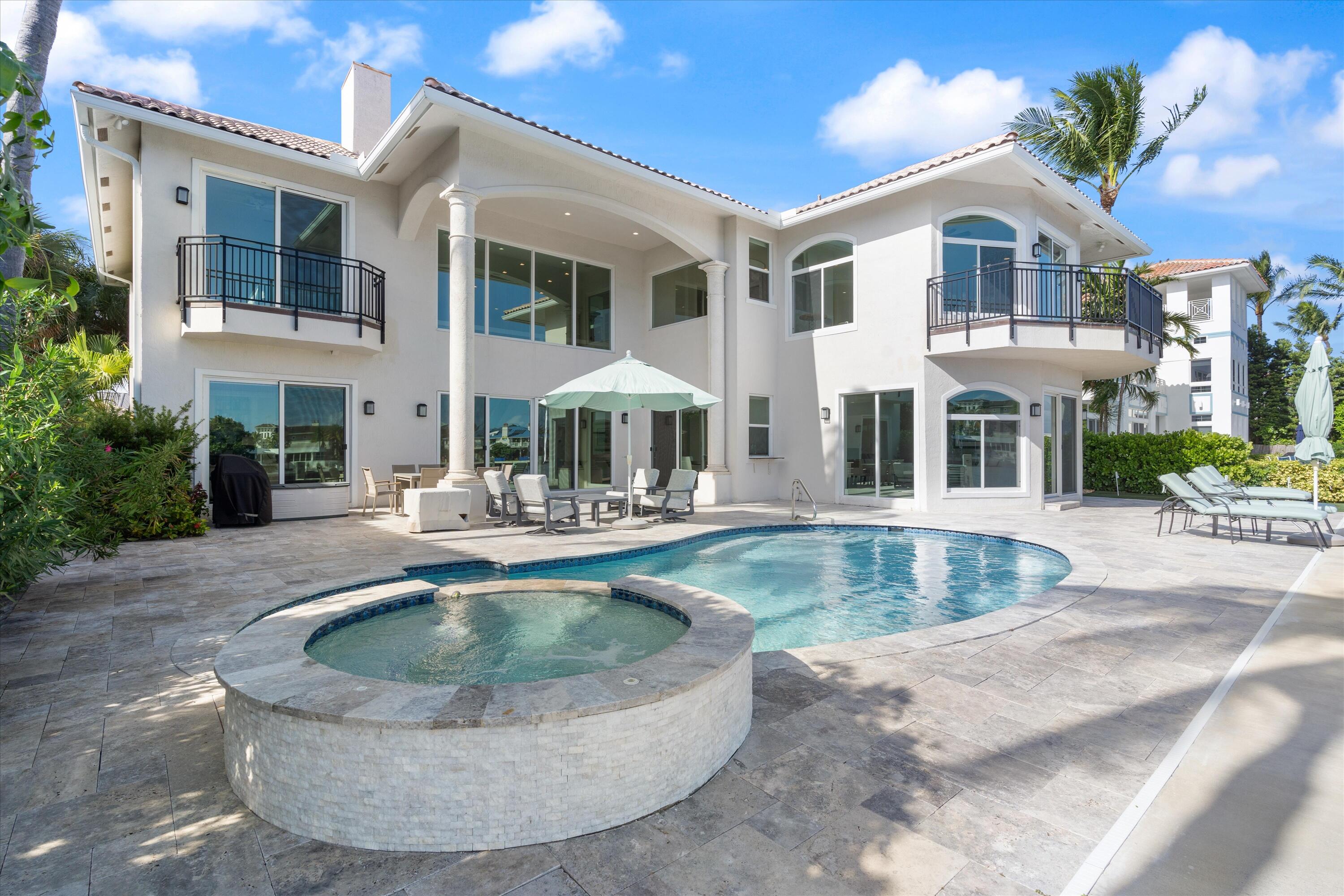 660 Golden Harbour Drive