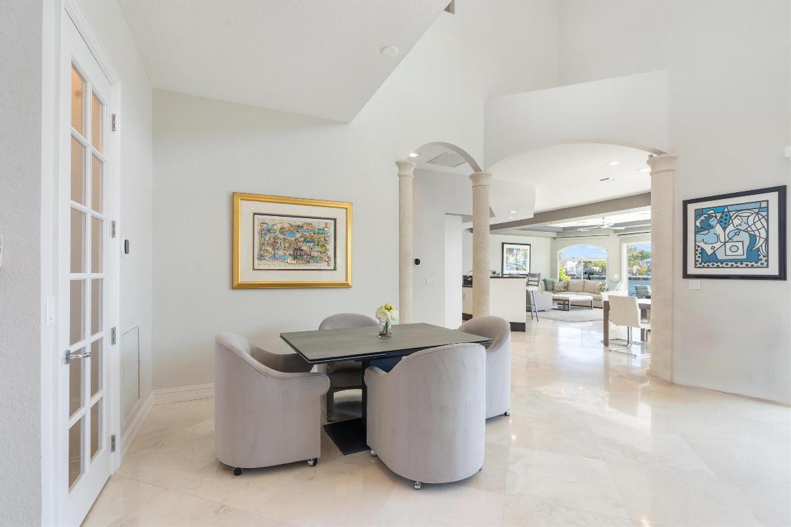 660 Golden Harbour Drive